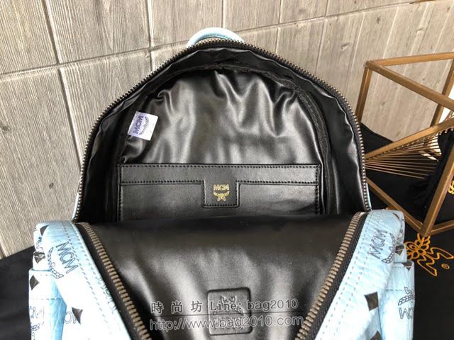 MCM雙肩背包 原單 Stark鉚釘雙肩背包 Visetos塗層材料 標誌性“M”字形多種金屬鉚釘 升級款 MCM女背包  mdmc1350